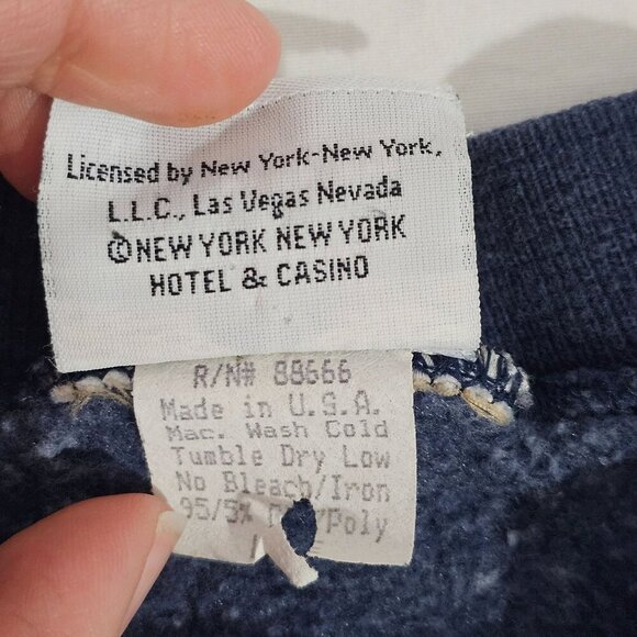 Vintage New York New York Las Vegas Hotel Casino Navy Sweatshirt Crewneck Large - Picture 5 of 6
